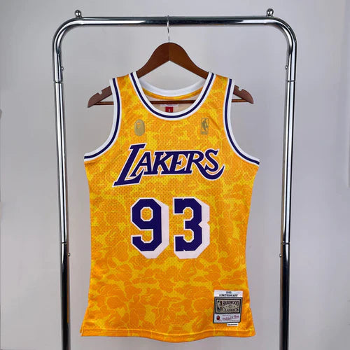 LOS ANGELES LAKERS EDICIÓN ESPECIAL BAPE AMARILLA (RETRO)